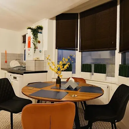 Apartment Two Bedroom Flat Near Transport & Shops London