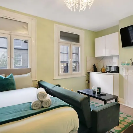 Apartment Livestay Studio In The Heart Of Angel 1
