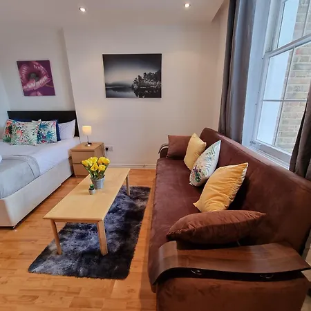 Gorgeous Near Paddington Fits 3 *