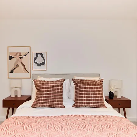 The Gwendolen Retreat - Inviting 2bdr With Balcony *