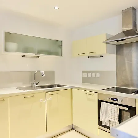 Apartment The Gwendolen Retreat - Inviting 2bdr With Balcony *