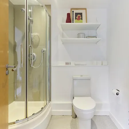 The Gwendolen Retreat - Inviting 2bdr With Balcony Apartment