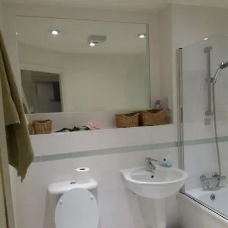 With Its Own Bathroom Homestay *