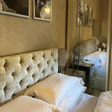 Apartment Warm & Welcoming Escape With Touches *