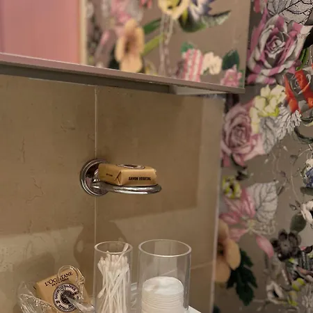 Warm & Welcoming Escape With Touches Apartment London