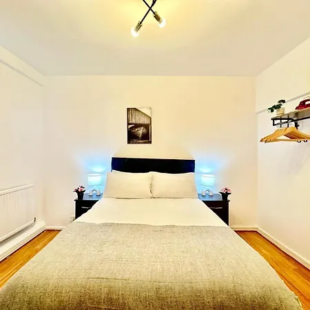Lovely Two Bedroom In Paddington * London