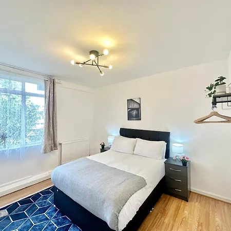 Lovely Two Bedroom In Paddington *