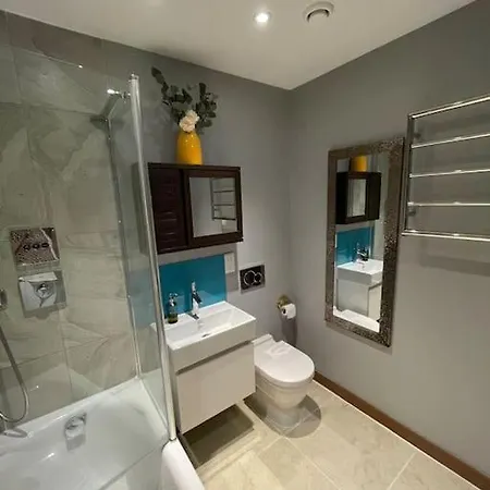 The Urban Green! Cosy Luxury In Chiswick Apartment London