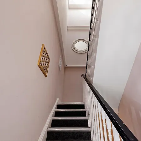 Apartment Headsonbed Spacious Excel Canarywharf For The Larger Group Near Blackwall Station London
