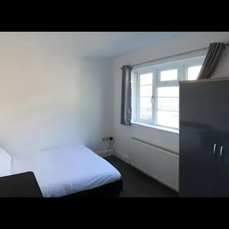 Limehouse En-suite With Garden View *