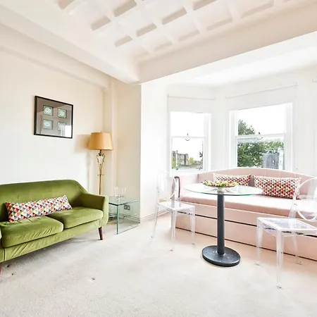 Beatles-themed Serviced On Abbey Road Appartamento Londra