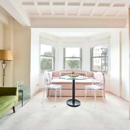 Apartment Beatles-themed Serviced On Abbey Road