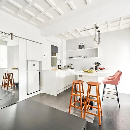 Apartment Beatles-themed Serviced On Abbey Road *
