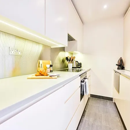 Beatles-themed Serviced On Abbey Road Apartment *