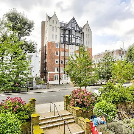 Beatles-themed Serviced On Abbey Road Apartment London