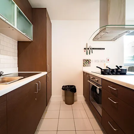 Apartment Chic Near Tower Hill With A Gym London