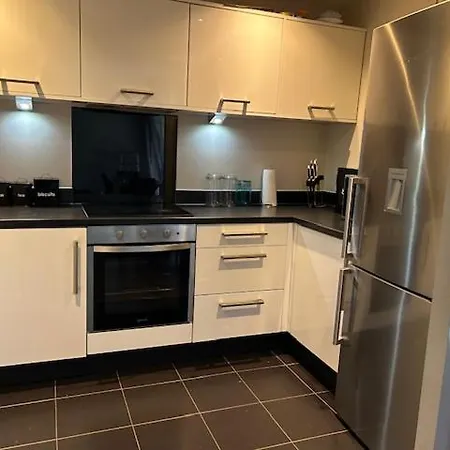 Spacious Single Hendon