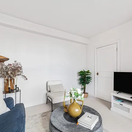 Chic Flat With Stunning Views
