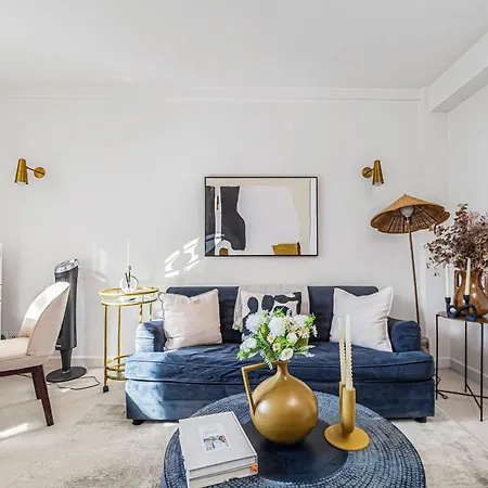 Chic Flat With Stunning Views London