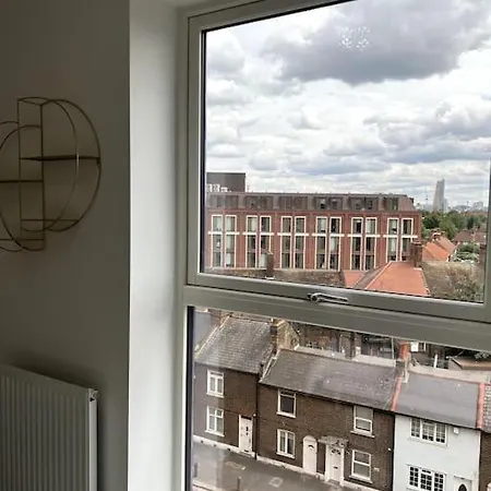 One Bedroom Flat - Zone 2 London