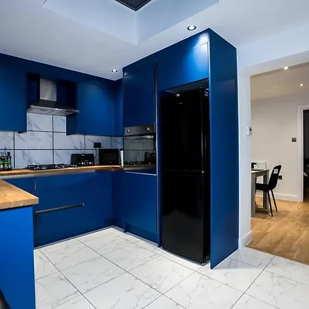 3 Bed Modern House Tottenham Londyn