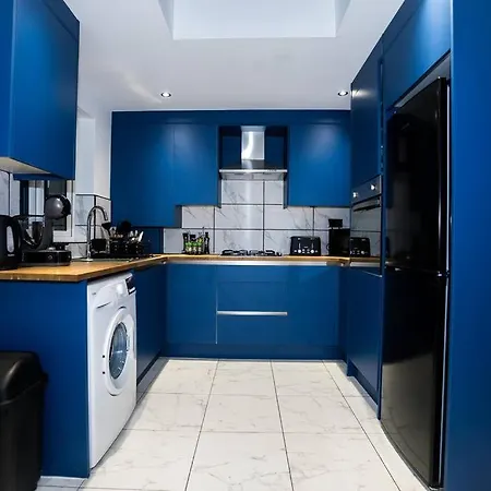 3 Bed Modern House Tottenham Londyn
