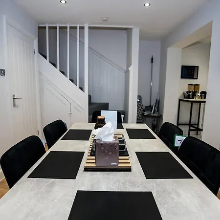3 Bed Modern House Tottenham