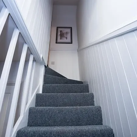 3 Bed Modern House Tottenham Apartament