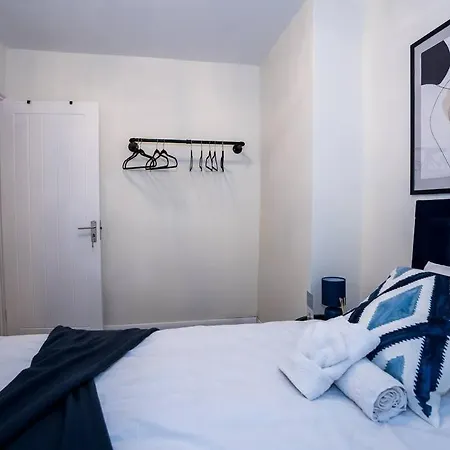 3 Bed Modern House Tottenham Apartment *