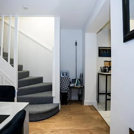 Apartament 3 Bed Modern House Tottenham *