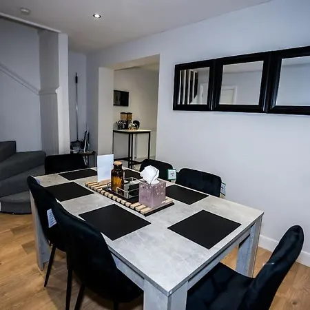 3 Bed Modern House Tottenham *