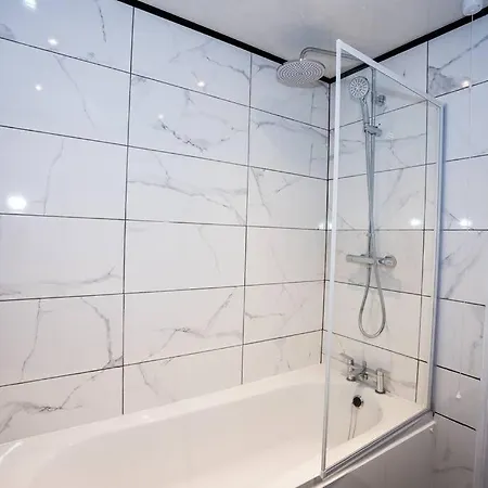 3 Bed Modern House Tottenham * Londyn