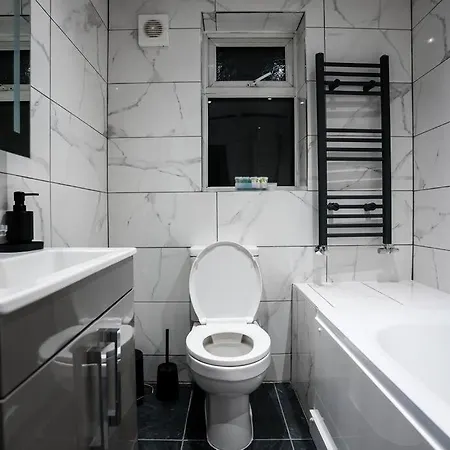 Apartament 3 Bed Modern House Tottenham Londyn