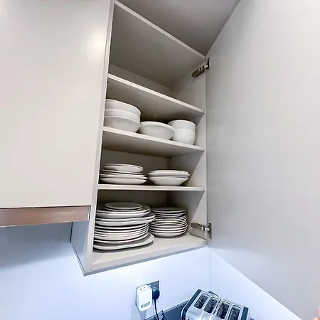 Posh 3 Bedroom Flat With Terrace And Indoor Fireplace In Mayfair, Near Hyde Park