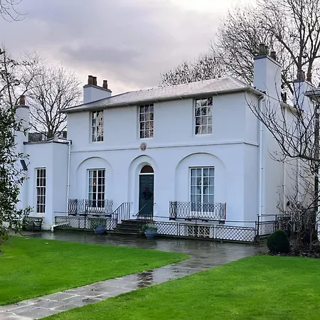 Apartmán Amazing 2 Bedroom Flat In