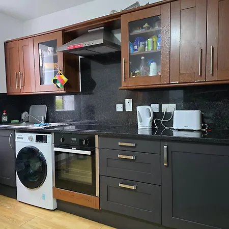 Whole In City Centre Apartment