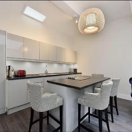 Renovu Premium Homes In Kensington *
