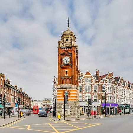 Fabulous One Bedroom Flat With Private Garden