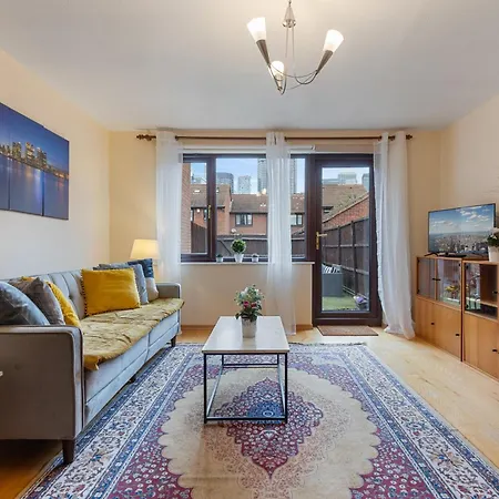 Cosy Canary Wharf House Apartment