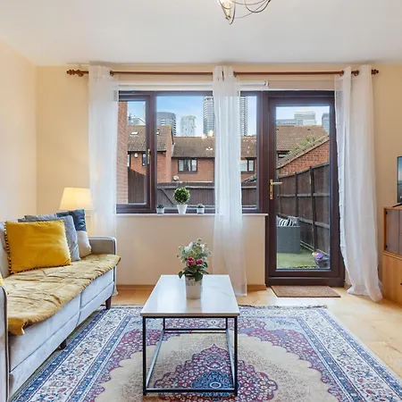 Cosy Canary Wharf House Apartment *