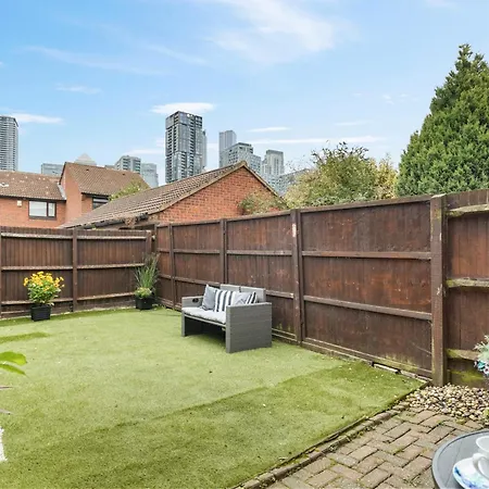 Cosy Canary Wharf House *