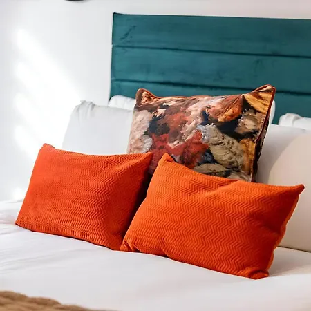 Sophistication Chic 3-br For Modern Living * London