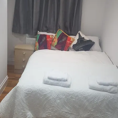 Cosy One Bedroom Flat In Appartamento *