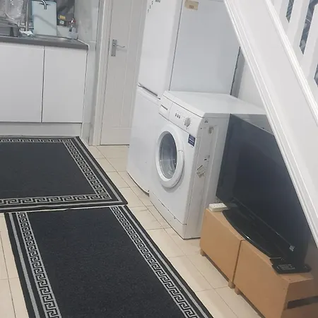 Cosy One Bedroom Flat In
