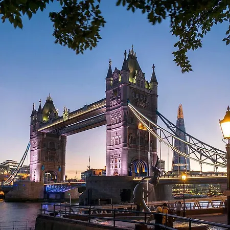 Holiday home Spacious 3 Bedroom Whitechapel - 9 Mins From Tower Bridge With Free Parking & Garden *