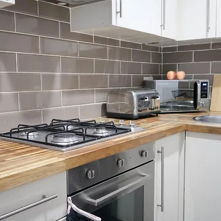 Modern Cosy In London, Sw9 *