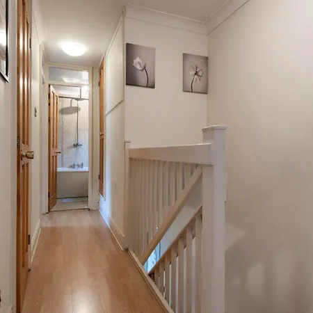 Holiday home Spacious 3 Bedroom Whitechapel - 9 Mins From Tower Bridge With Free Parking & Garden London