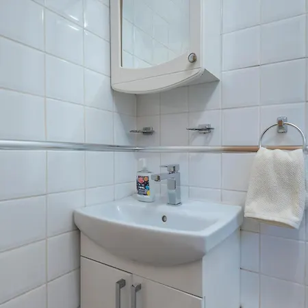 Holiday home Spacious 3 Bedroom Whitechapel - 9 Mins From Tower Bridge With Free Parking & Garden London