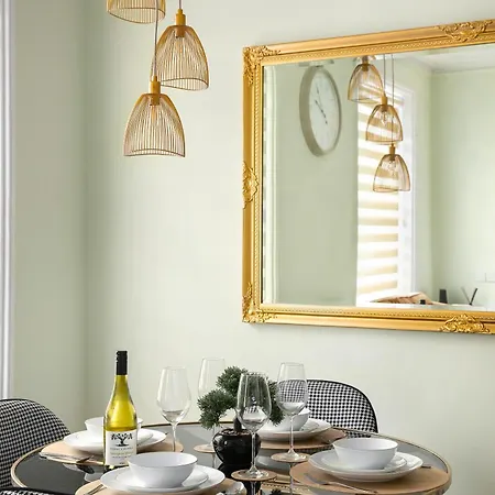 Modern Flat 5 Min To Holland Park! *
