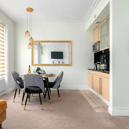 Modern Flat 5 Min To Holland Park!